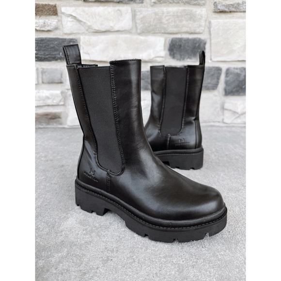 Sz 6 H By Halston Rio Sole Tall Chelsea Boots In Black Vegan Leather NWOT - Picture 1 of 5